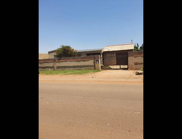 2 BEDROOM HOUSE FOR SALE IN VILLA LIZA